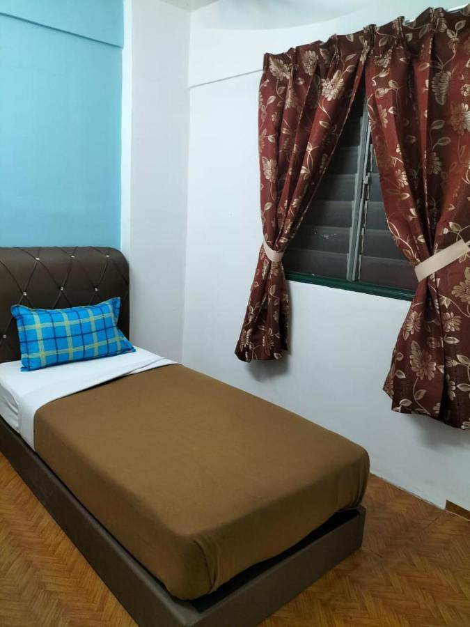 Khairul Homestay Pangsapuri Sutera Seberang Jaya Kampong Telok  Bagian luar foto